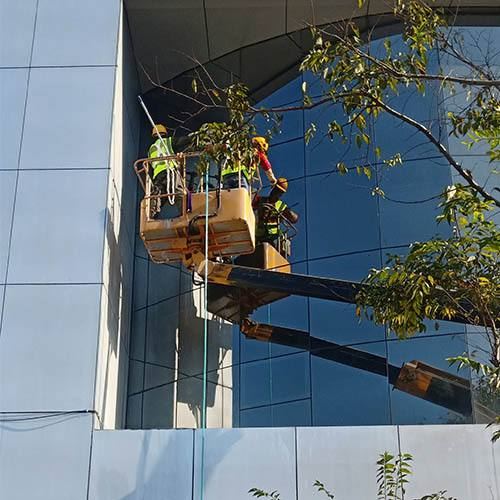 外墙玻璃窗打胶防水，本地防水补漏公司