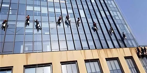 专业高空外墙清洗 守护城市建筑颜值 —— 深圳市清新家园清洁服务有限公司